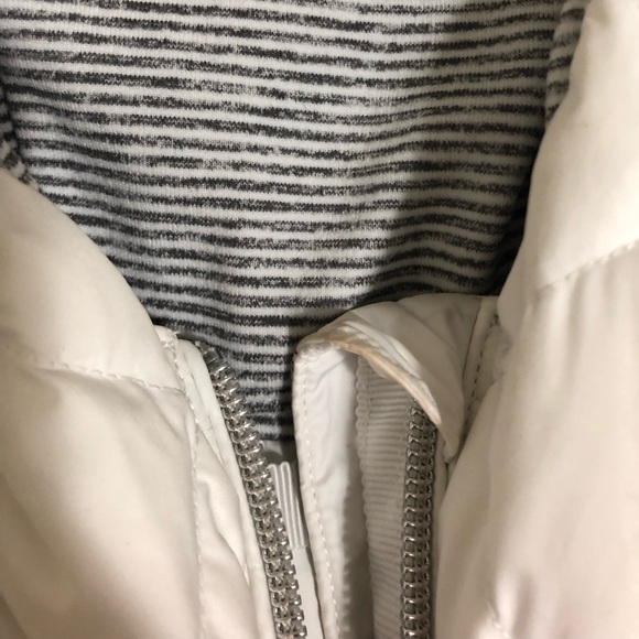 Women’s Lululemon Down for a run jacket size 6, white. Used condition - Picture 6 of 12